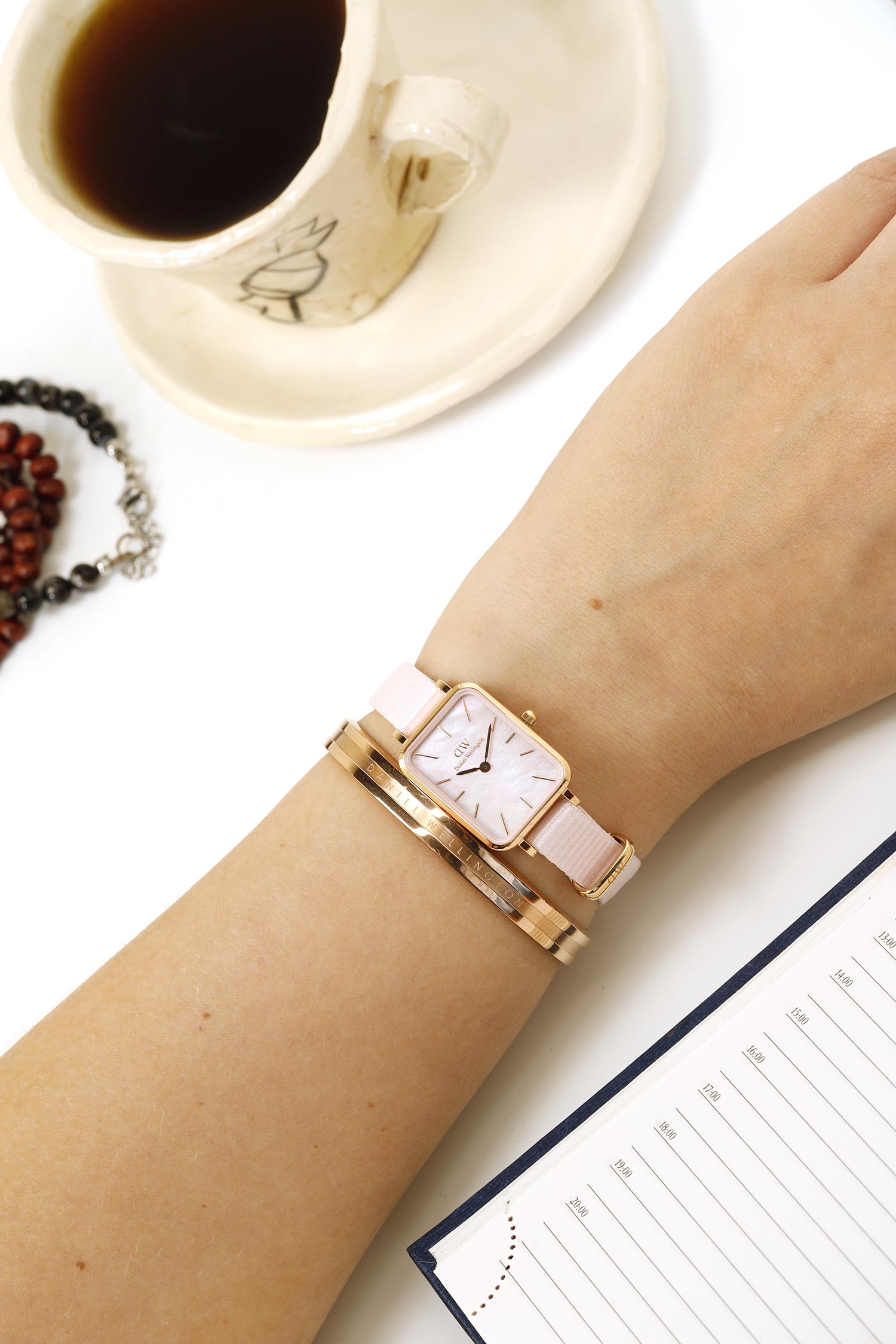 Наручные часы Daniel Wellington Quadro 20X26 Coral RG MOP